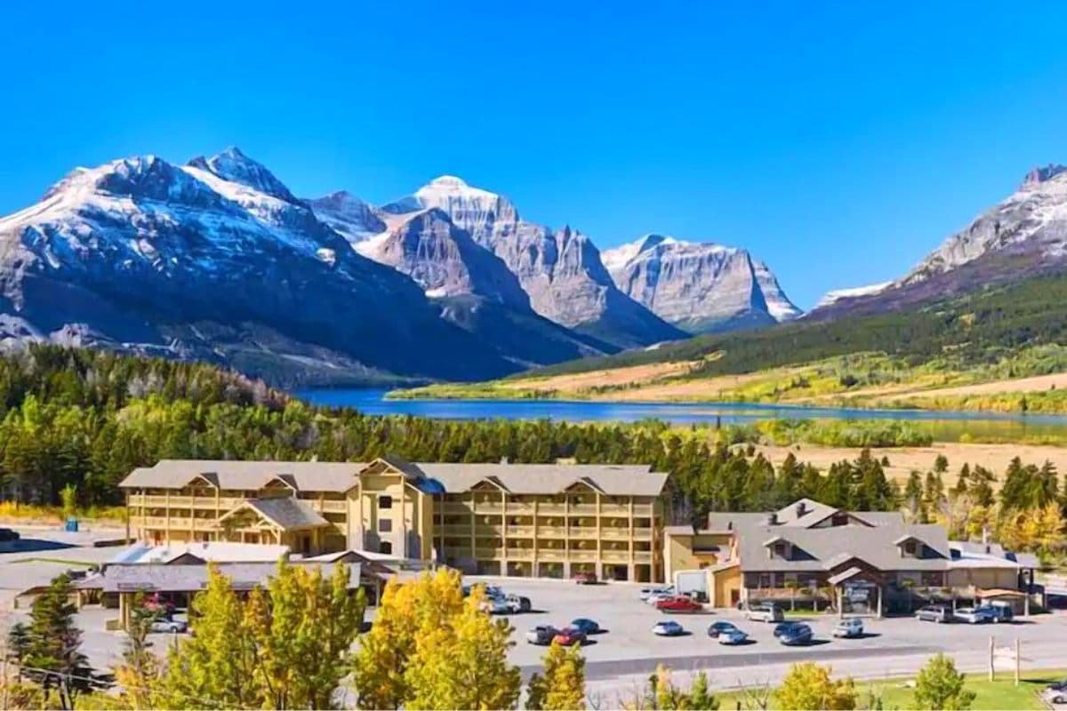 35 Best Places to Stay in Glacier National Park